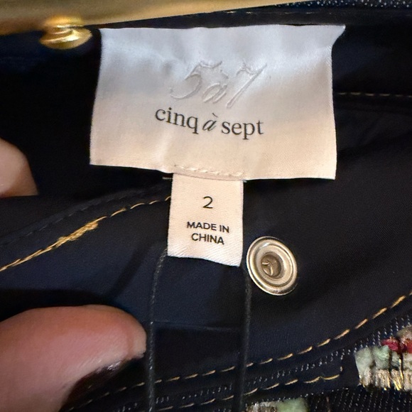 CINQ À SEPT/ NWT 
Anya Zoe Bouclé Shorts - Picture 8 of 11